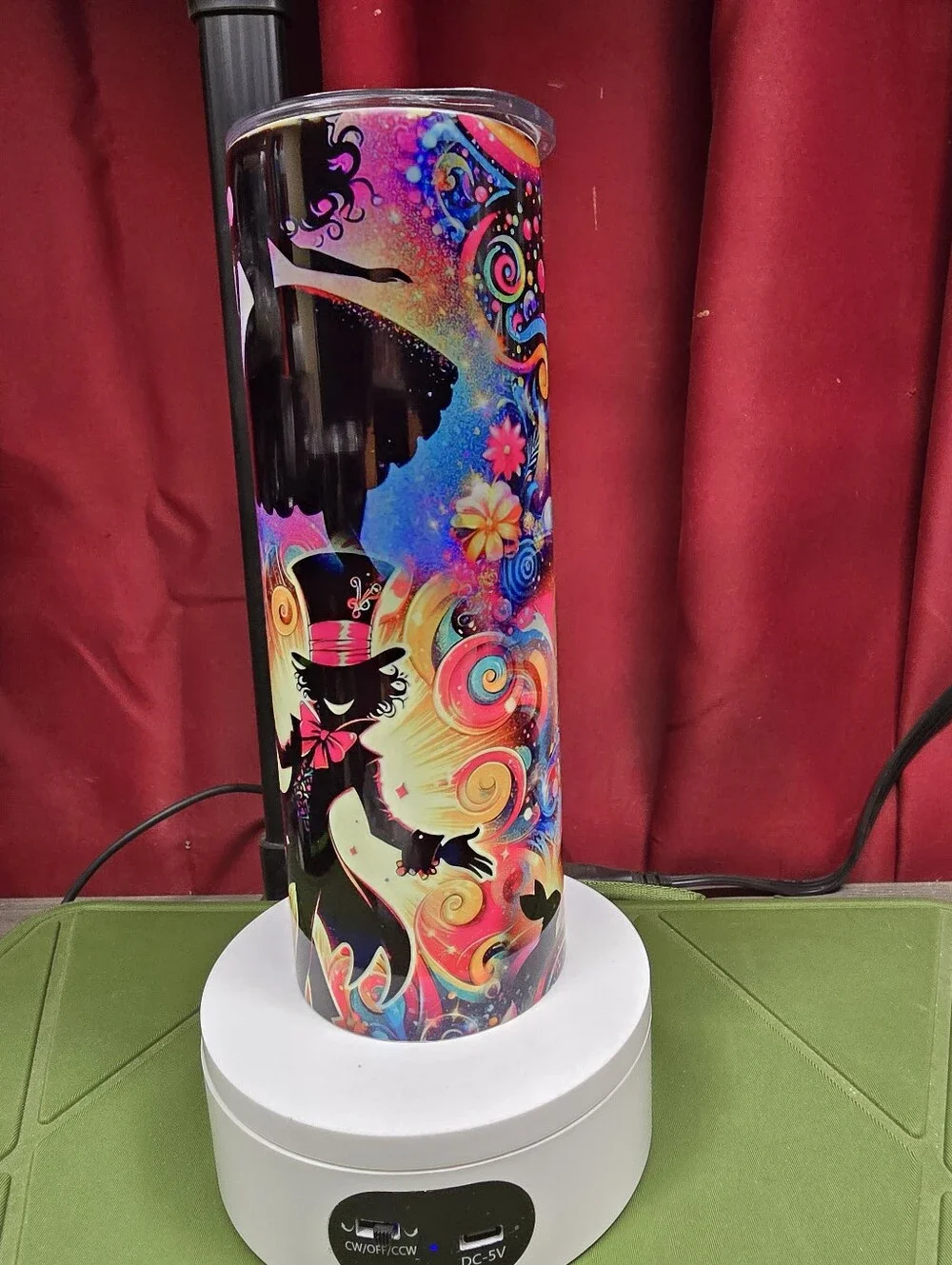 Alice In Wonderland Hogg Brand Tumbler 25oz